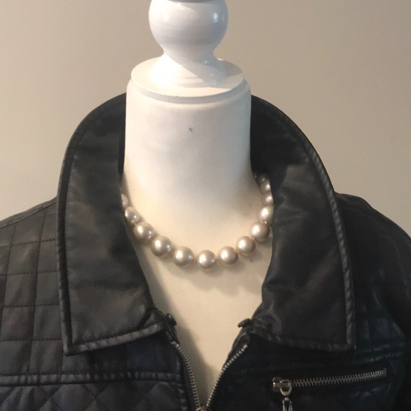 Black jacket - Picture 3 of 10